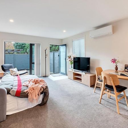 Greenwich Townhouse With Parking And Air-Con Auckland Eksteriør bilde
