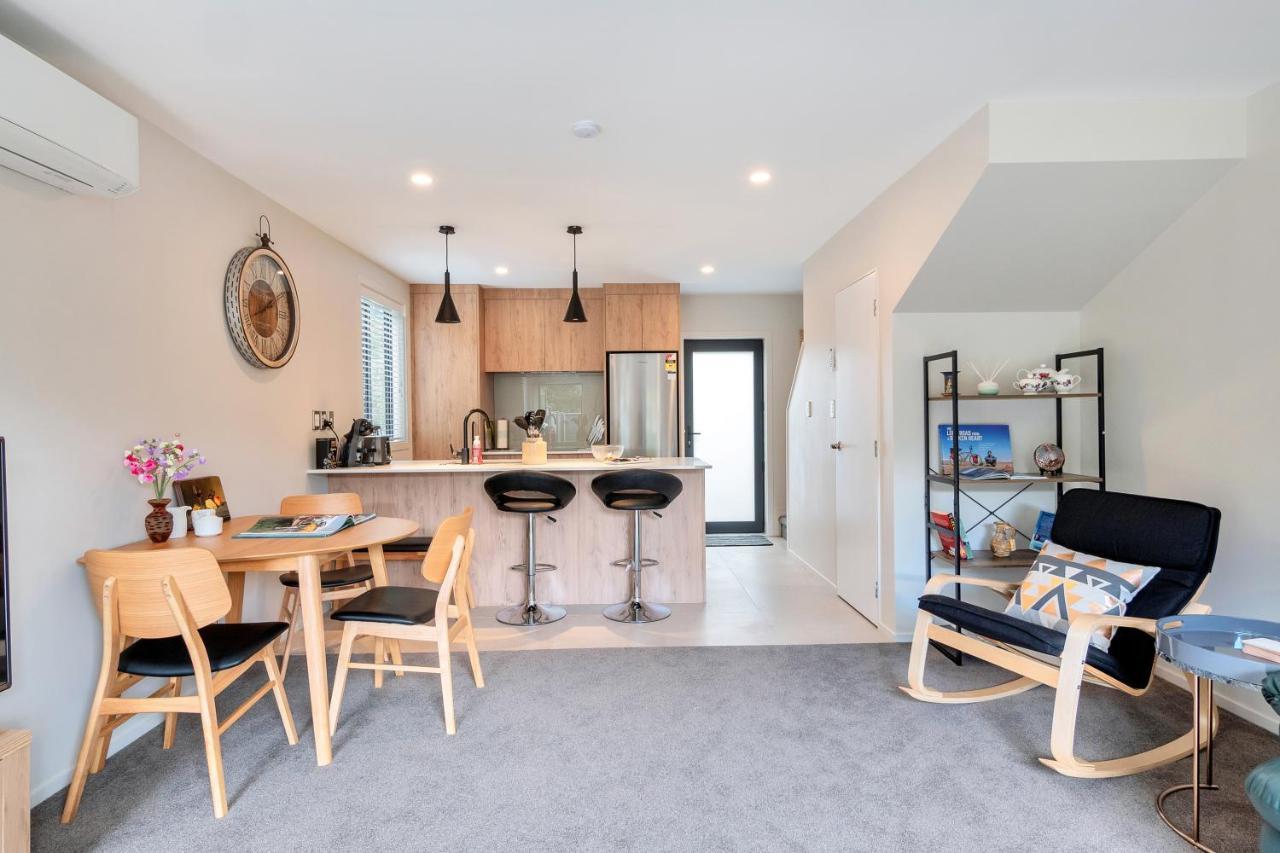 Greenwich Townhouse With Parking And Air-Con Auckland Eksteriør bilde