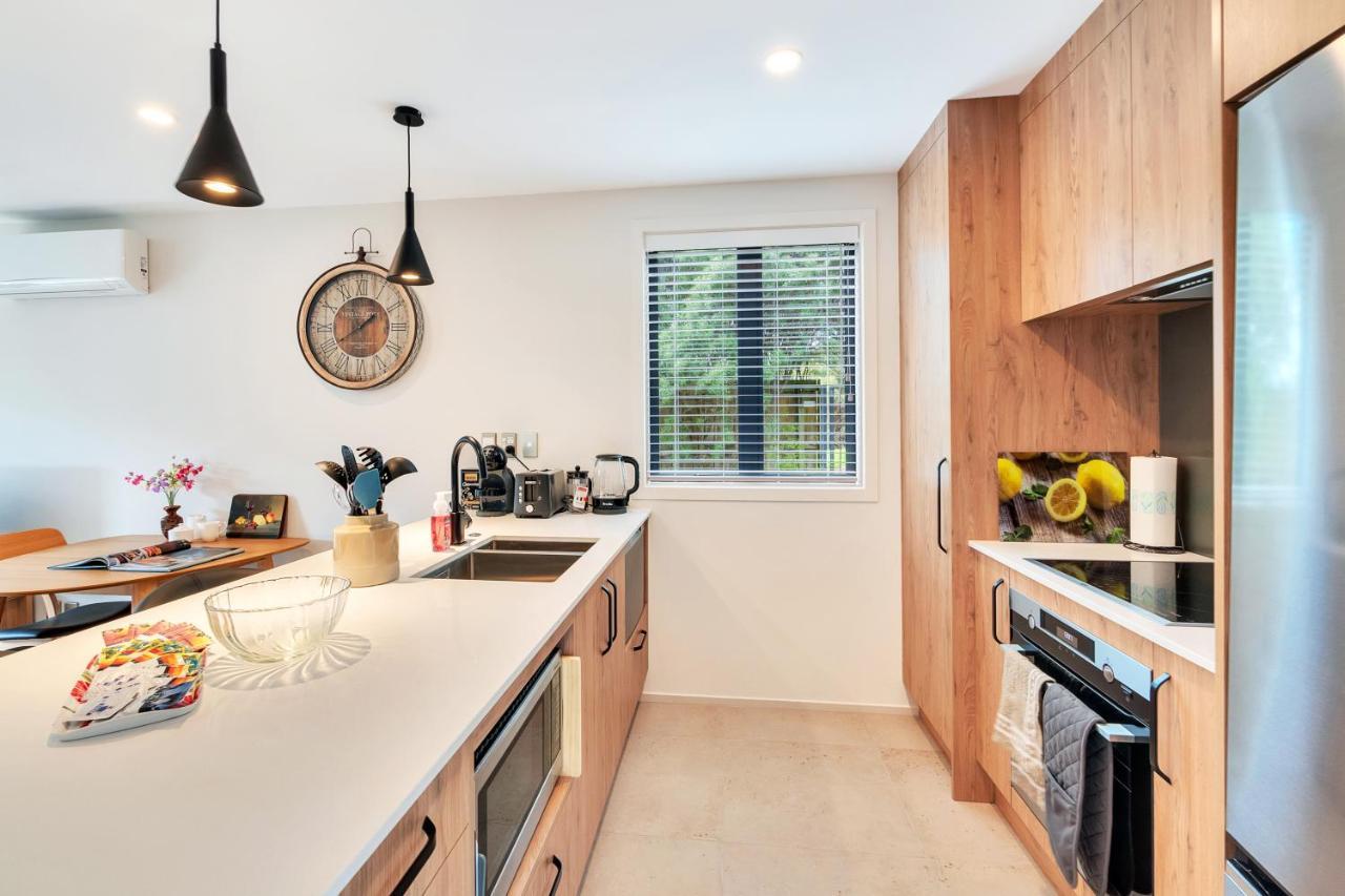 Greenwich Townhouse With Parking And Air-Con Auckland Eksteriør bilde