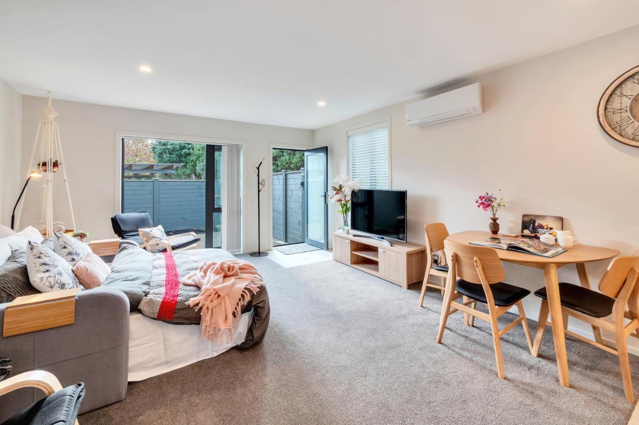 Greenwich Townhouse With Parking And Air-Con Auckland Eksteriør bilde