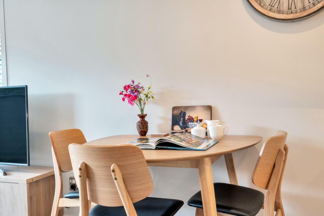 Greenwich Townhouse With Parking And Air-Con Auckland Eksteriør bilde